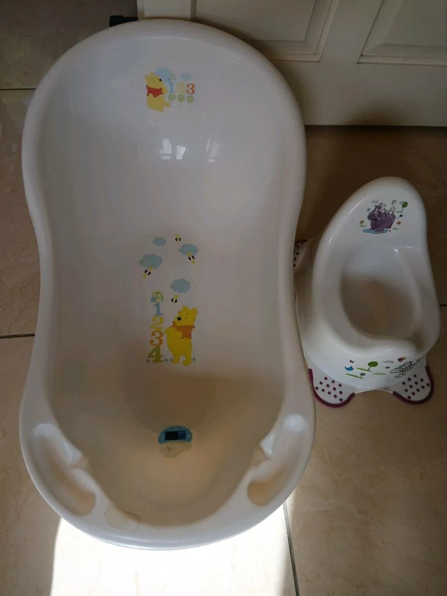 Baby bath & potty. - Image 1