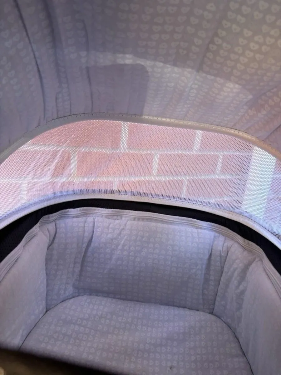 Mee-go Santino Pram Set Black Sparkly - Image 3