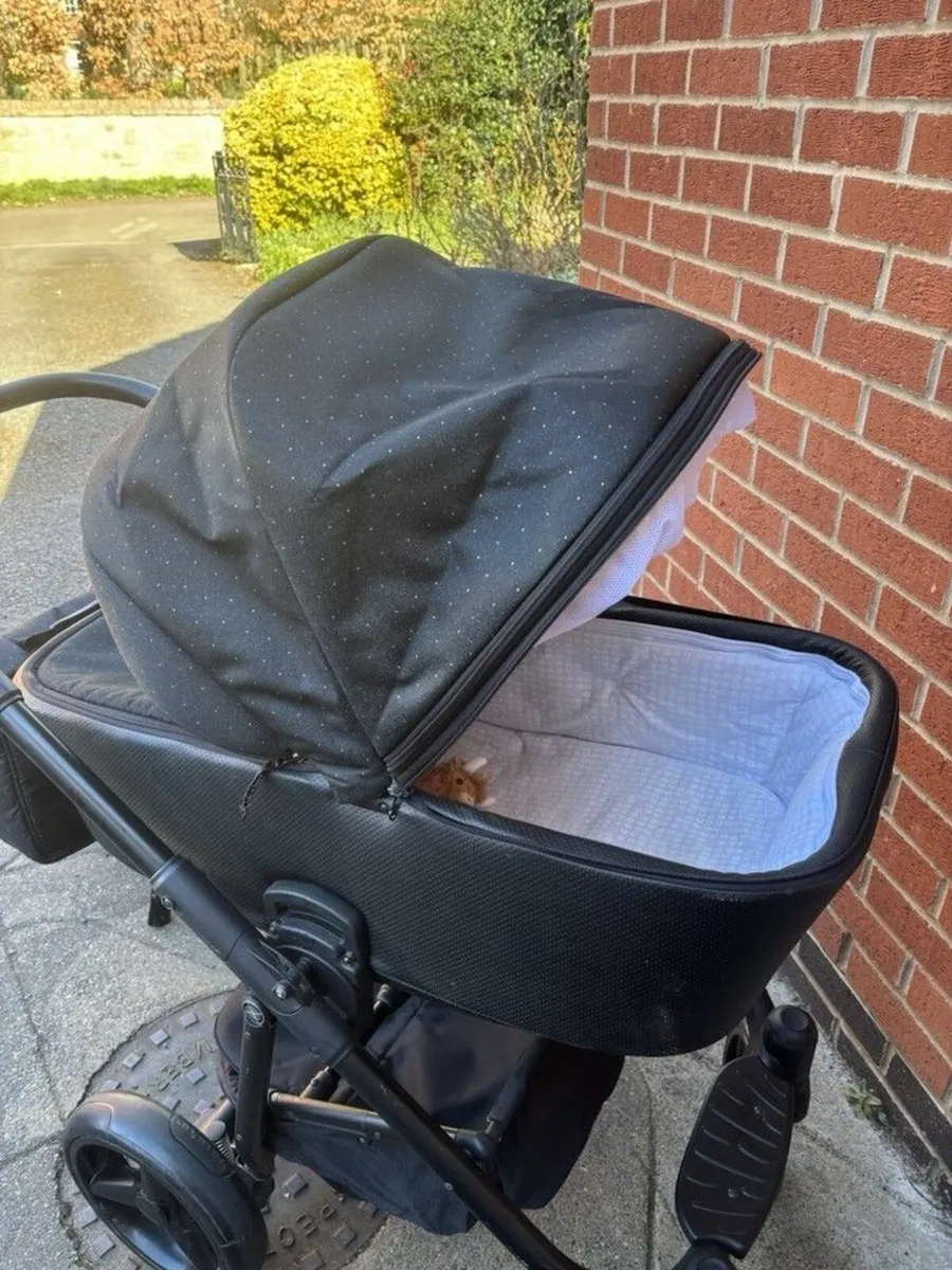 Mee-go Santino Pram Set Black Sparkly - Image 4