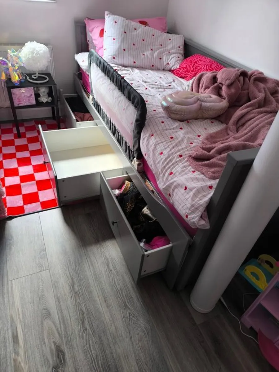 Day bed - Image 2