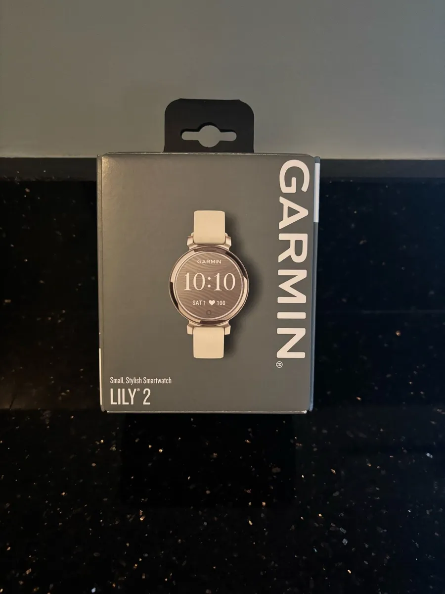 Brand-new garmin lily 2, Extra strap & charger - Image 2