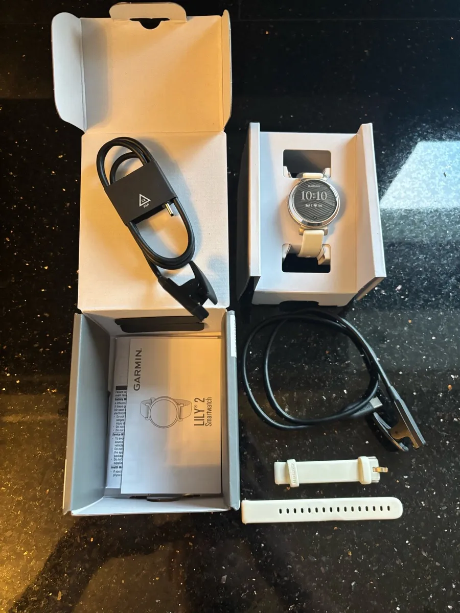 Brand-new garmin lily 2, Extra strap & charger - Image 3