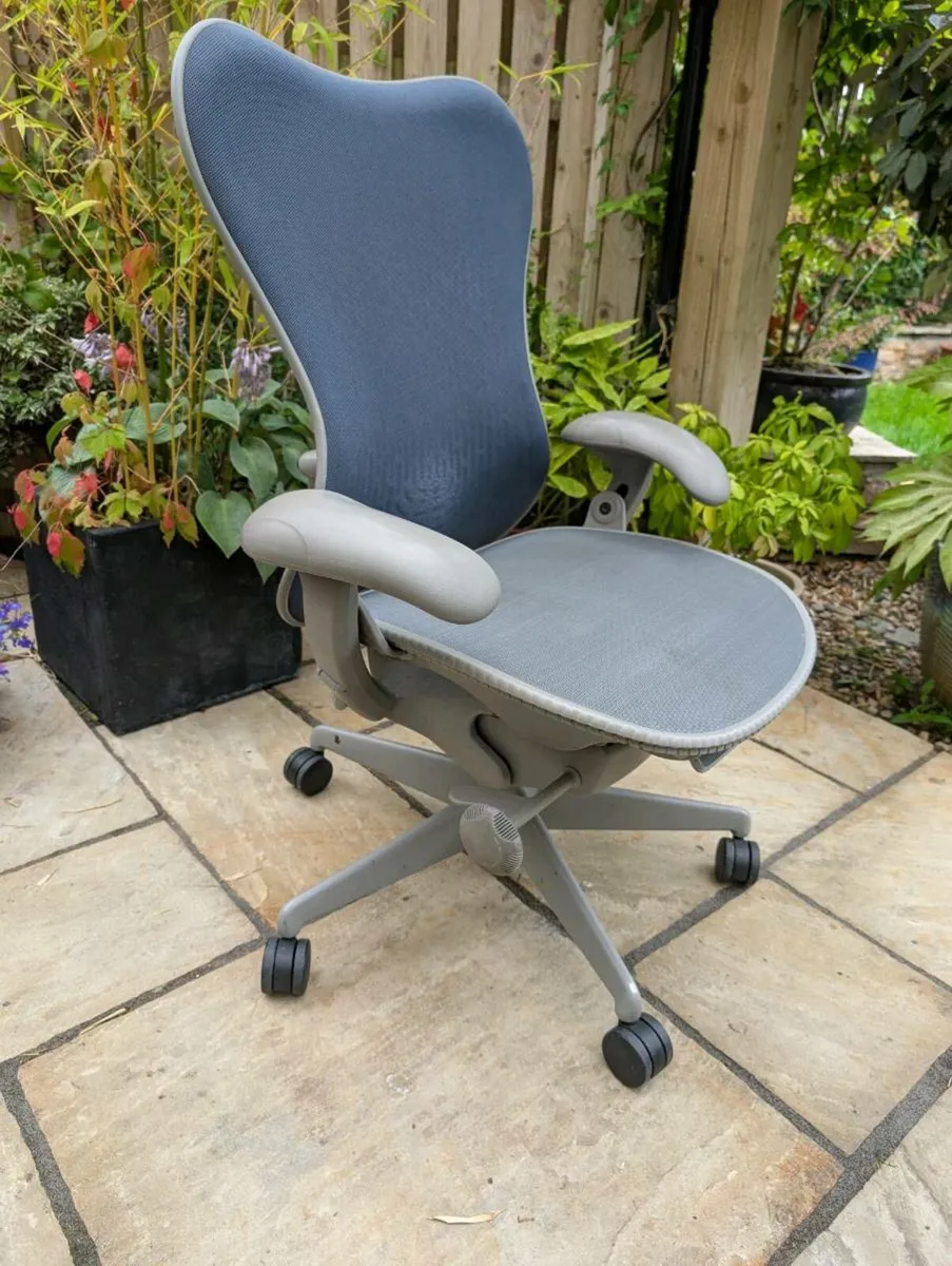 Ergonomic office chair - Image 3