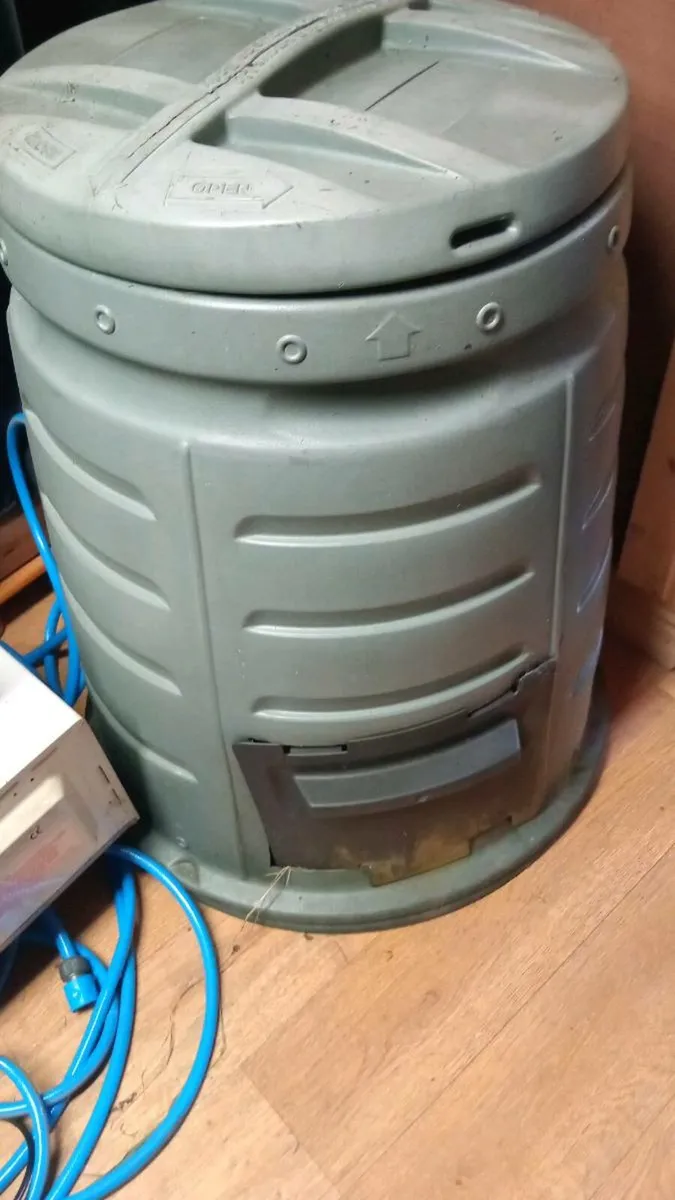Garden compost bin - Image 1
