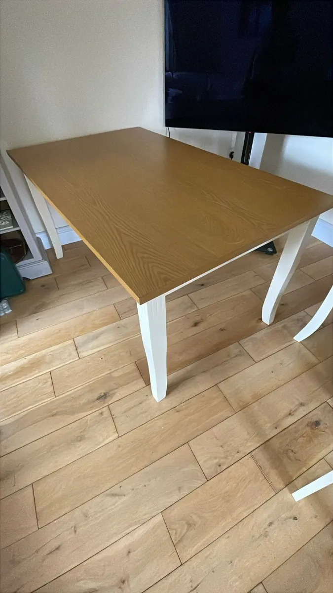 Dining table - Image 2