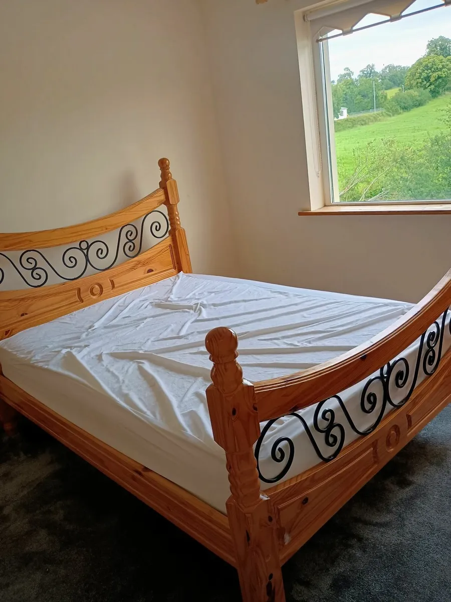 Double bed - Image 1