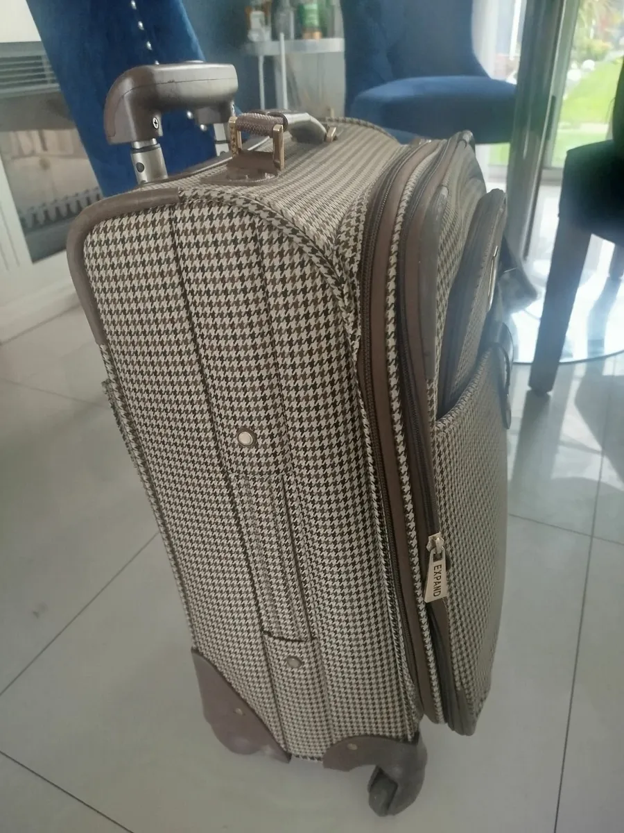 London fog travel bag and suitcase - Image 4