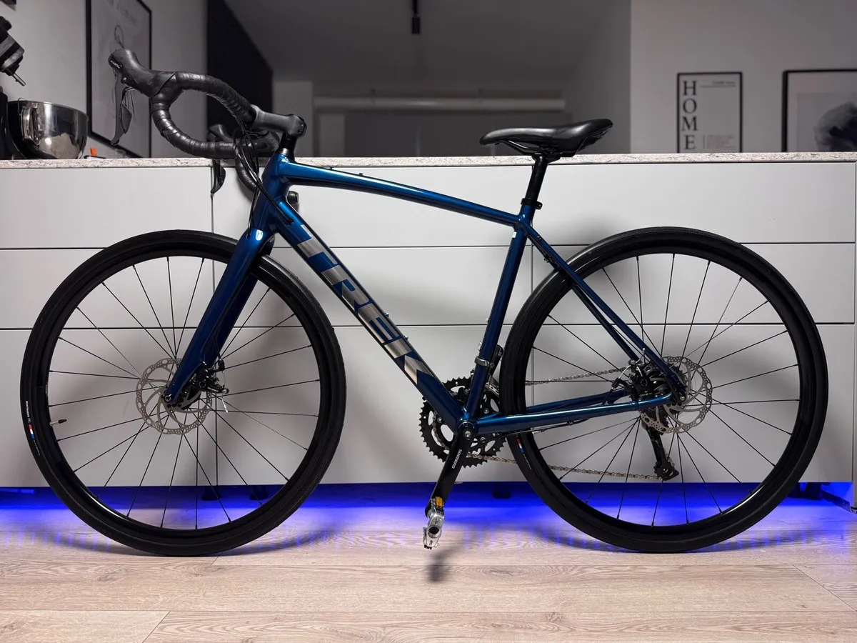 TREK Domane AL2 Disc Road Bike - Image 2