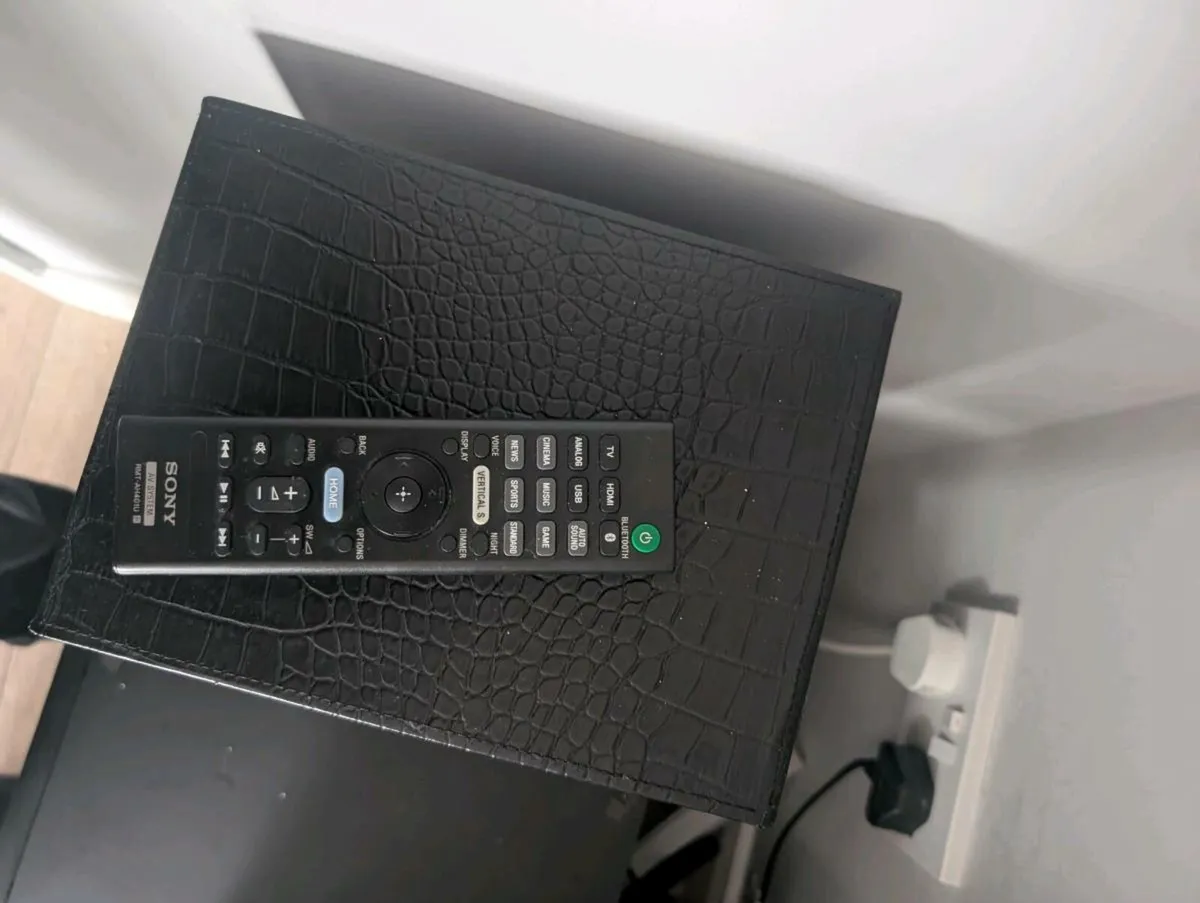 SONY SOUND BAR AND SUBWOOFER 300 WATT - Image 3