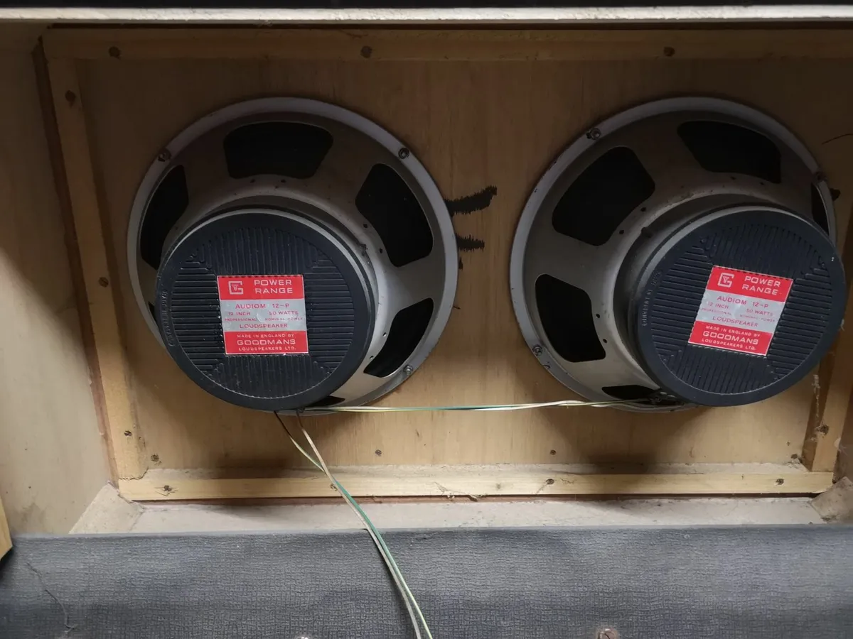 Vintage 1970's Marmac 2x12 guitar speaker cabinet - Image 2