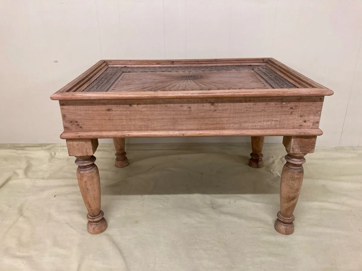 Set Far Eastern Occasional Tables - Image 3