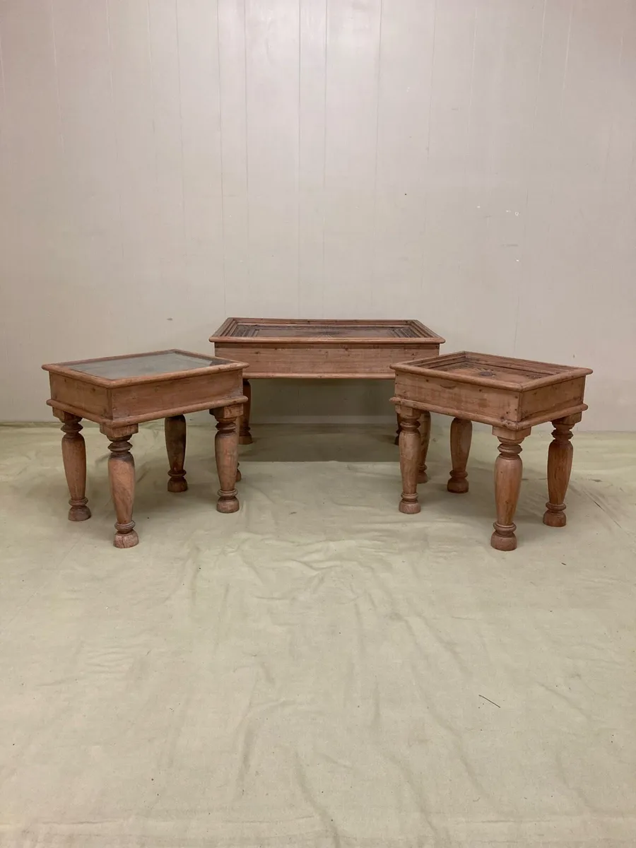 Set Far Eastern Occasional Tables - Image 1