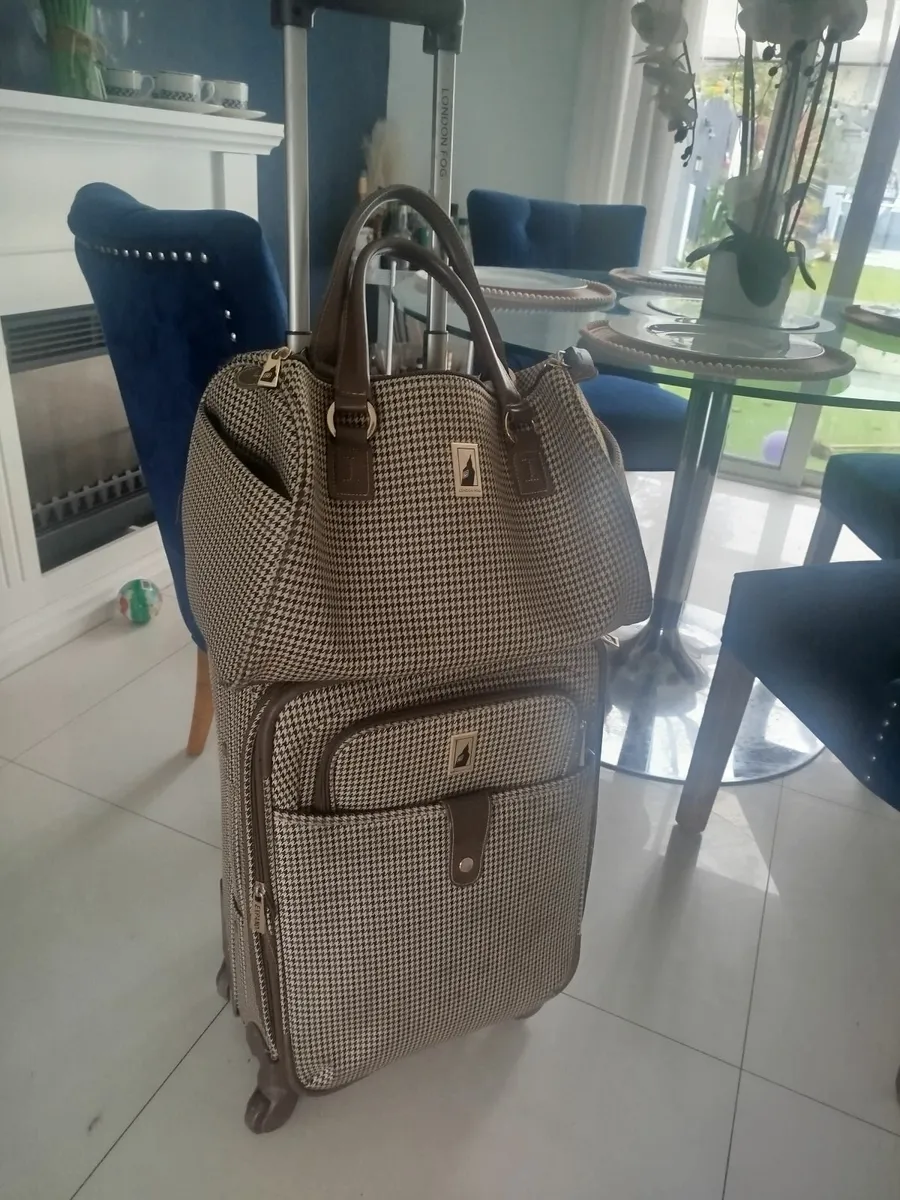 London fog travel bag and suitcase - Image 2