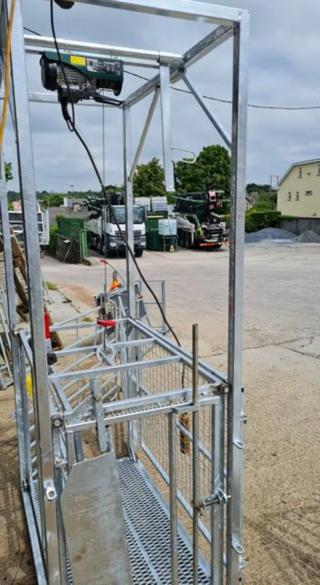 LIFTING CAGE - Image 1