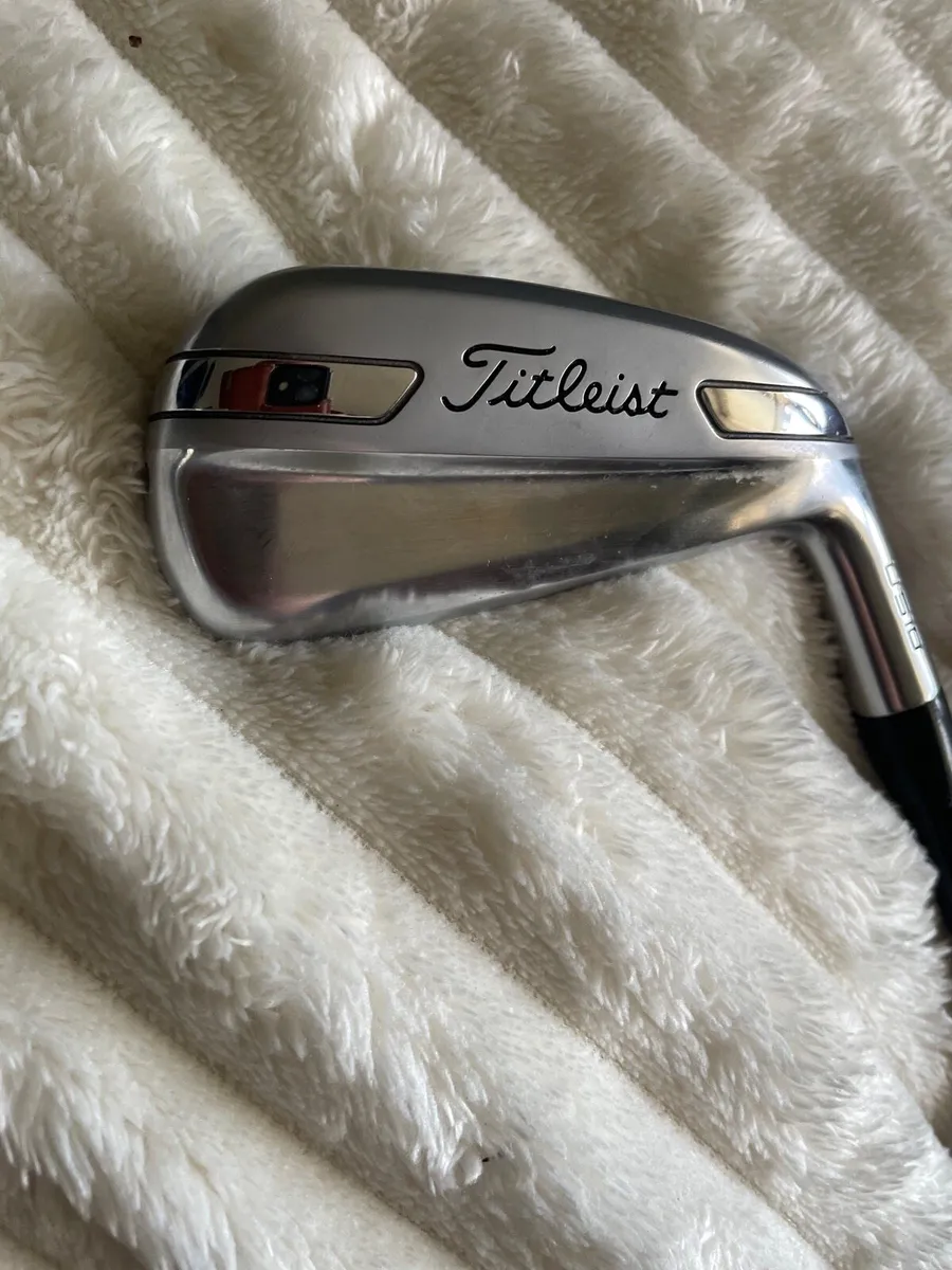 Titleist 4 iron u510 regular shaft - Image 1