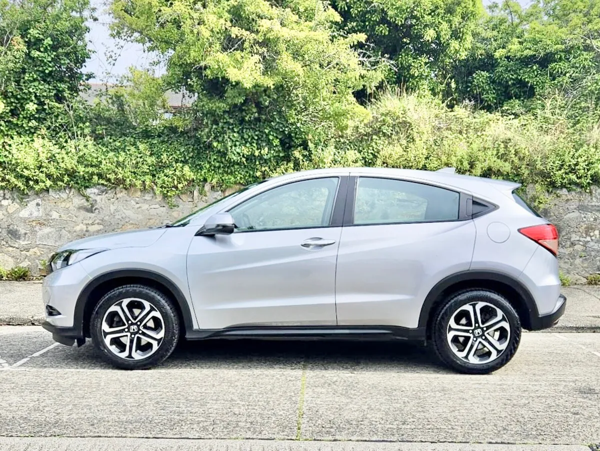 Honda HR-V 2017!!1.5l PETROL MANUAL!! - Image 4
