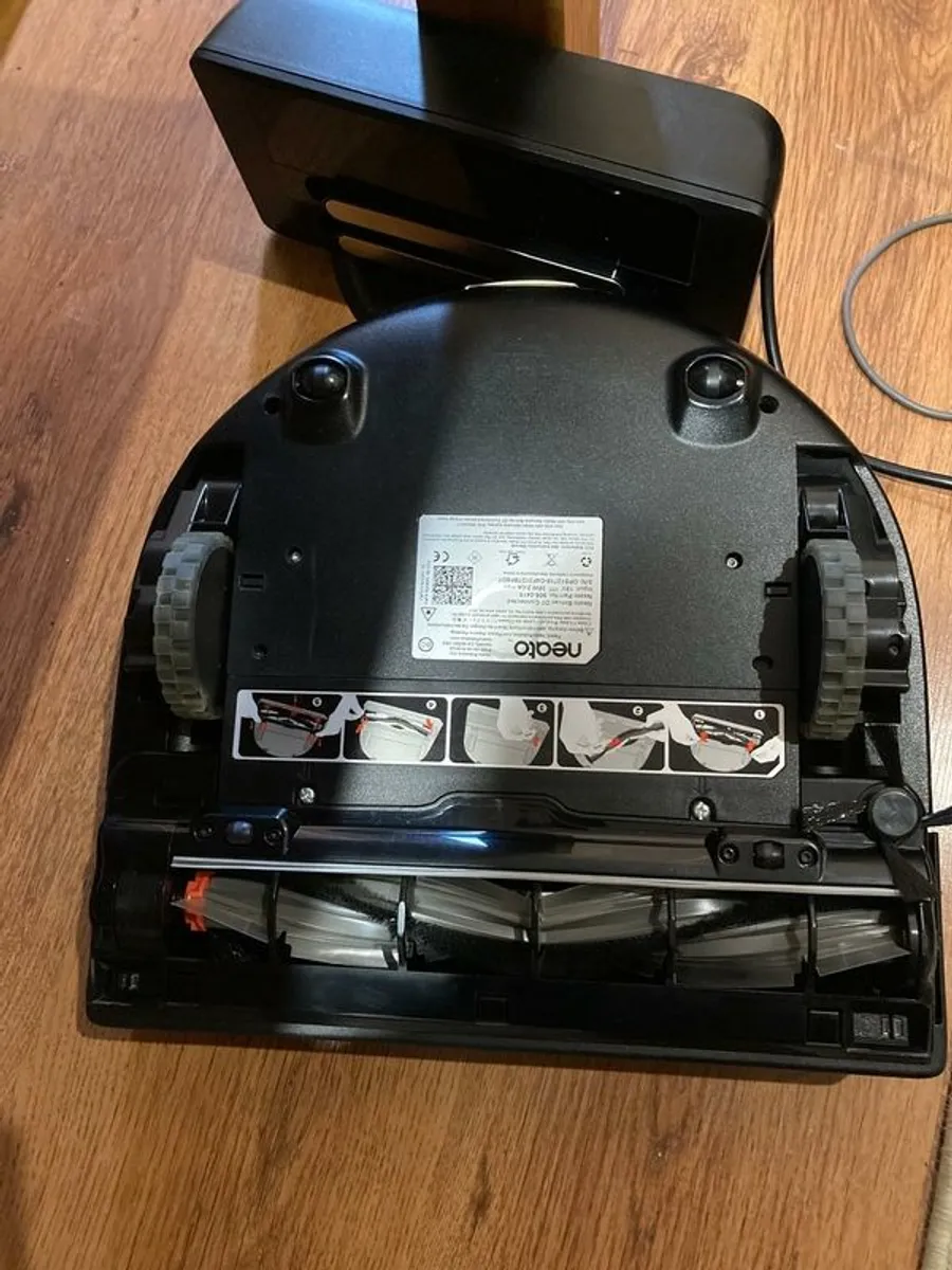 Neato D7 - Image 4