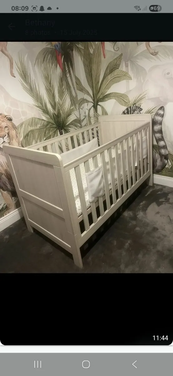 Designer Cot Perfect Condition - Image 4