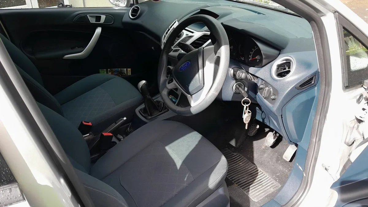 Ford Fiesta 2011 - Image 3