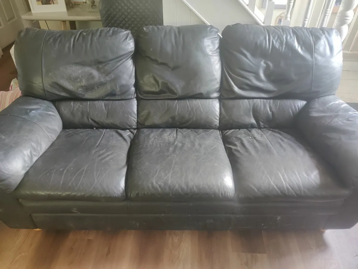 Furniture  Black Leather Couch - Image 1