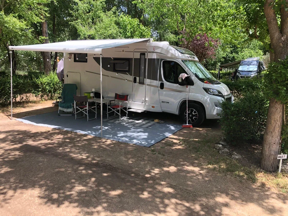 Motorhome - Image 2