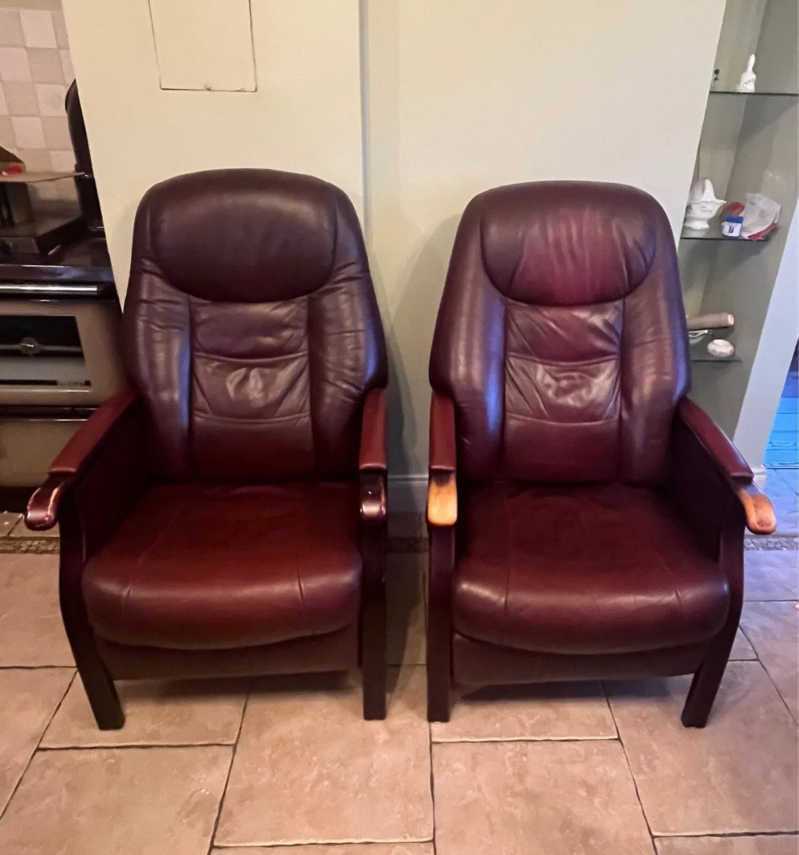 Leather Recliner Armchairs set of 2 - Image 1