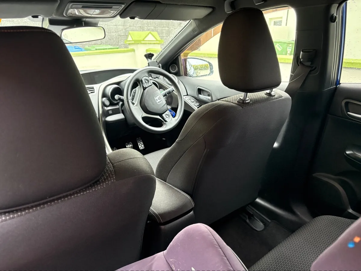 Honda Civic 2016 - Image 2