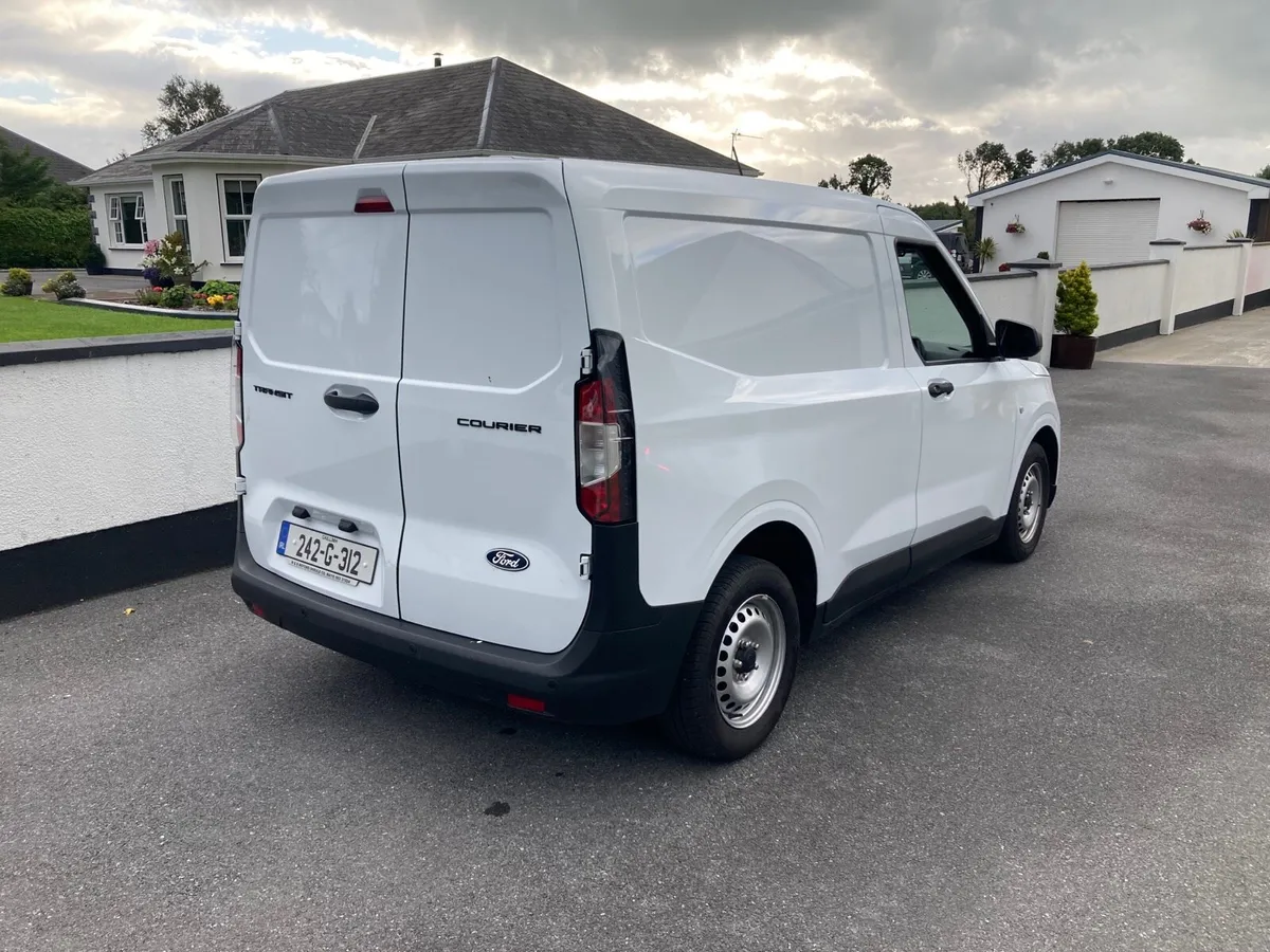 Ford Transit Courier Leader 1.5TDCI - Image 2