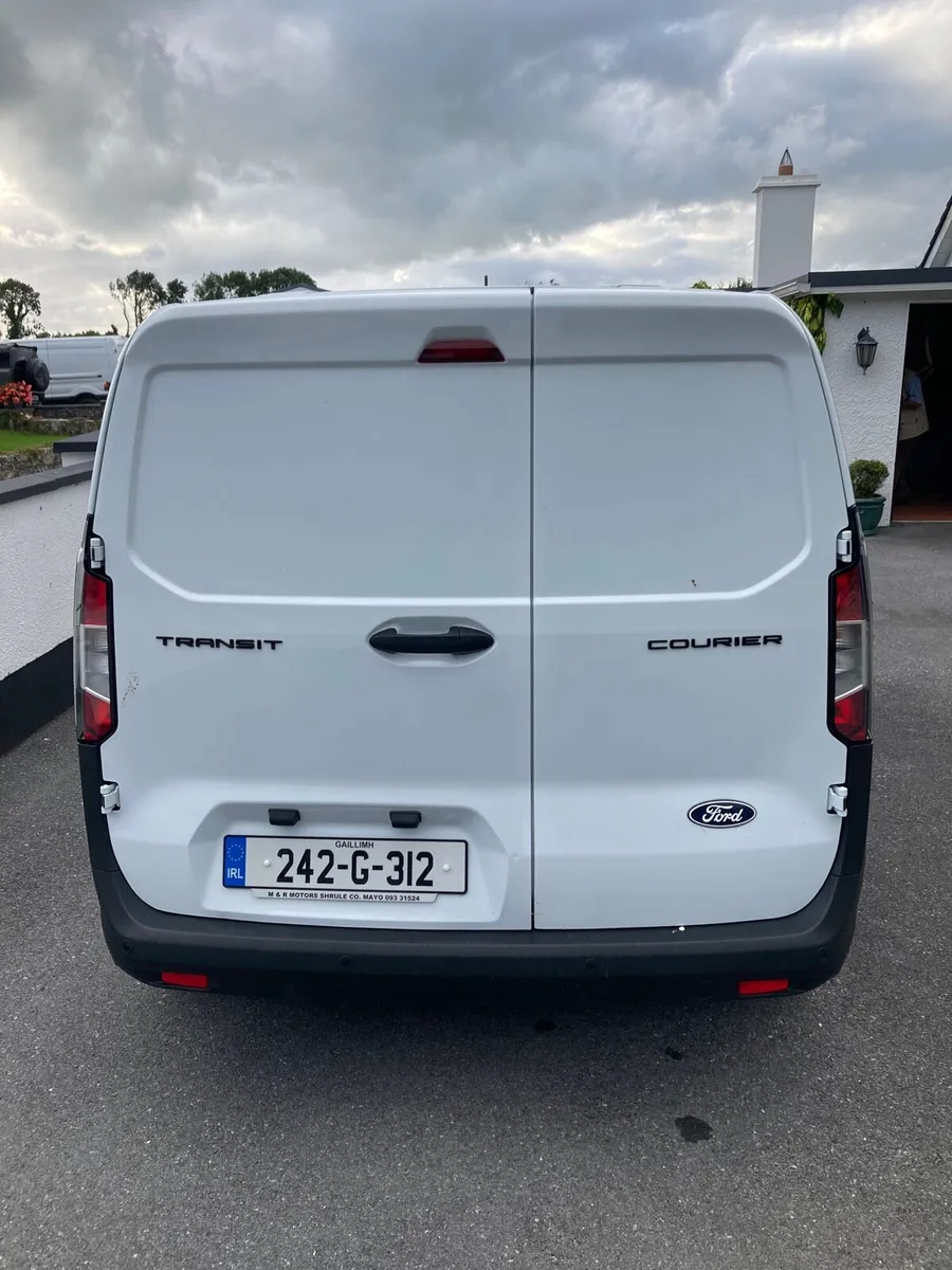 Ford Transit Courier Leader 1.5TDCI - Image 4