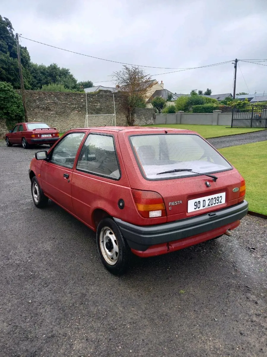 Ford fiesta 7k original miles - Image 4