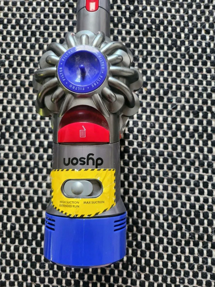 Dyson V8 Absolute Cordless Vacuum - Image 2