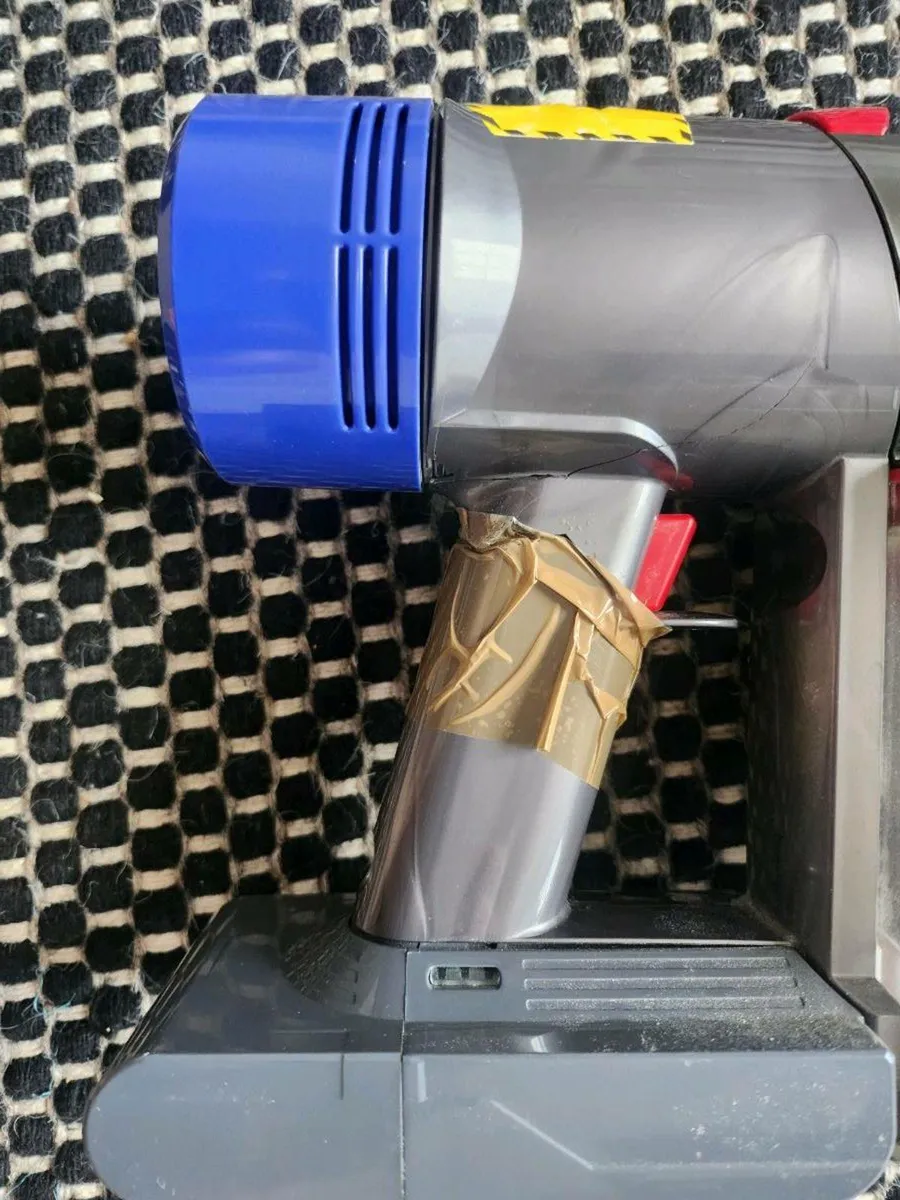 Dyson V8 Absolute Cordless Vacuum - Image 3