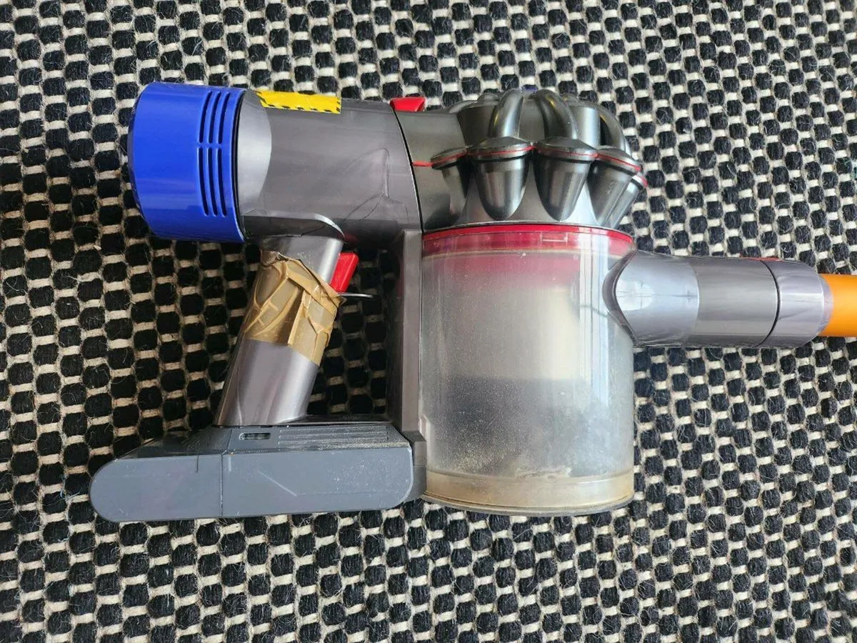 Dyson V8 Absolute Cordless Vacuum - Image 4