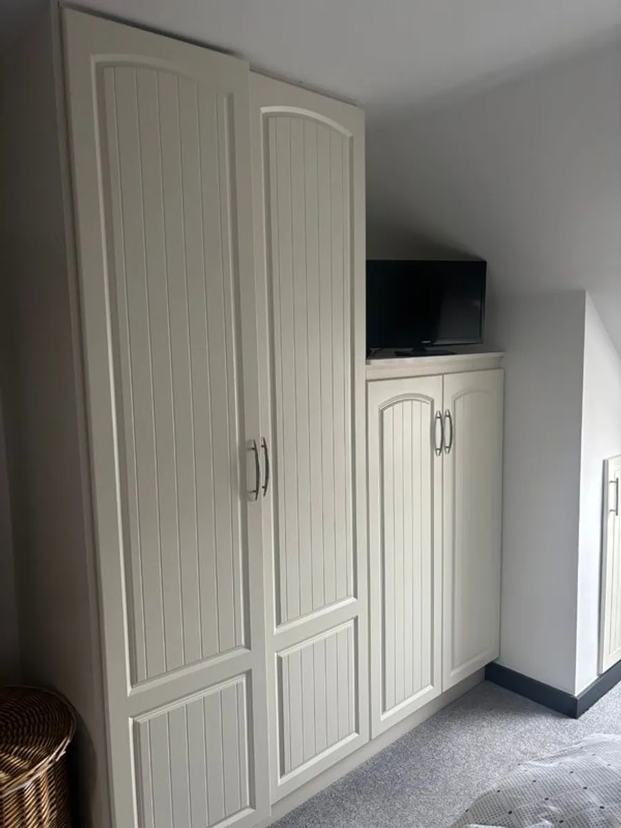 Wardrobe Doors - Image 2