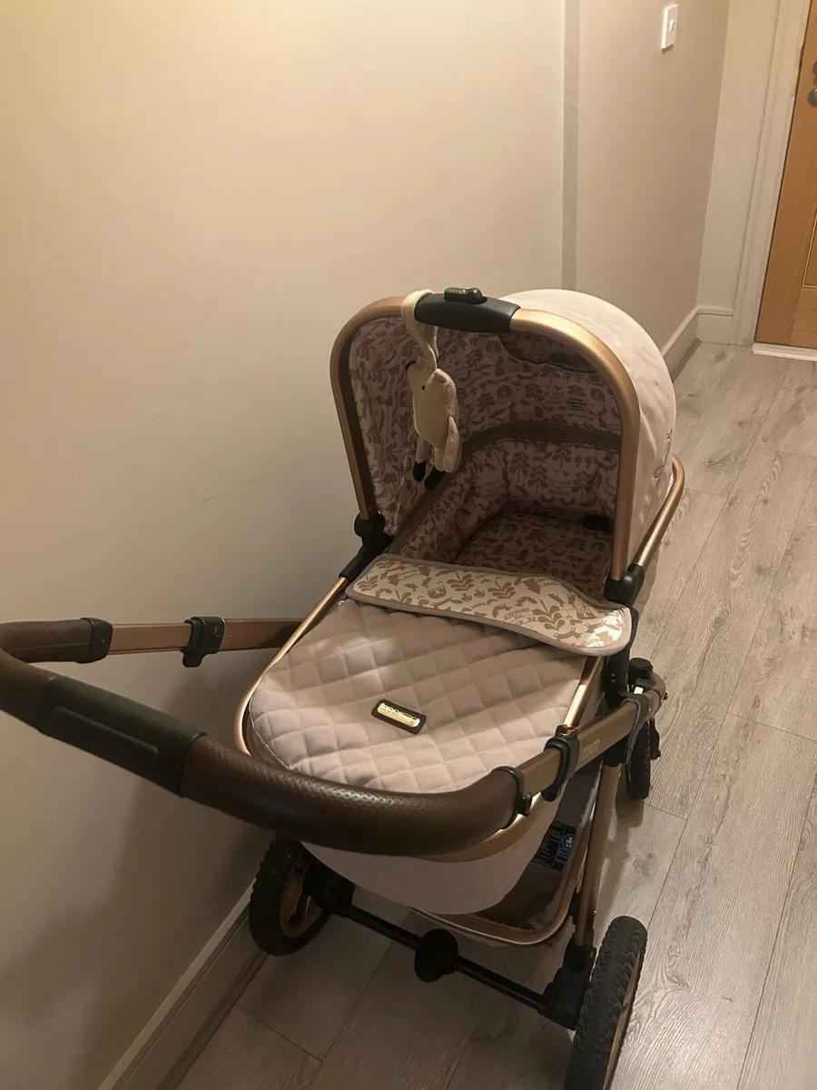 Pram - Image 2