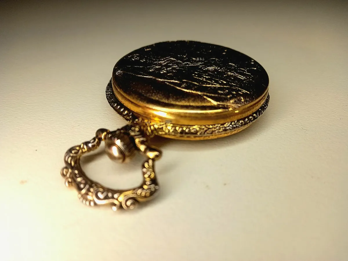 Vintage Style Pocket Watch in Gold - Image 3