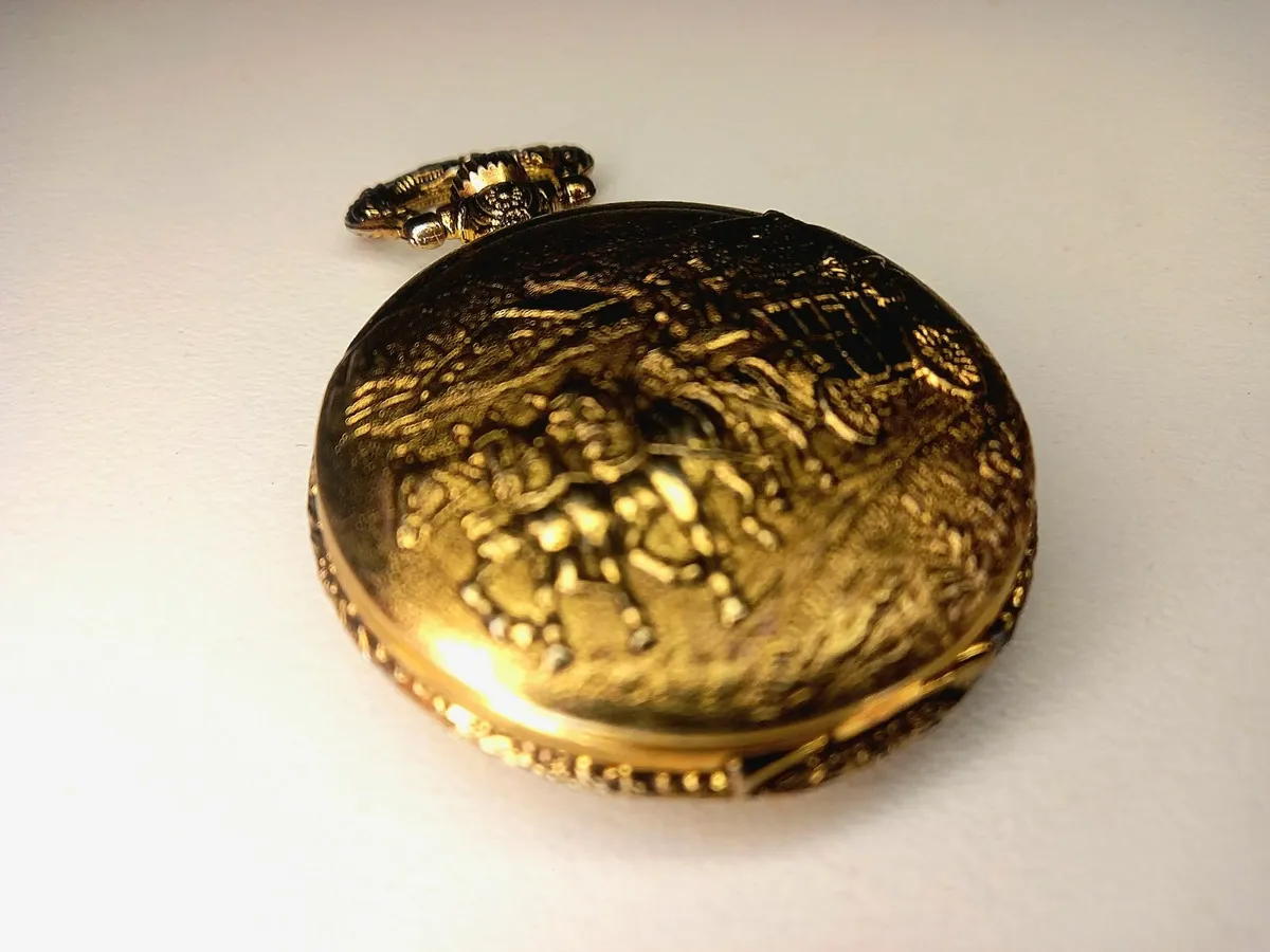 Vintage Style Pocket Watch in Gold - Image 4