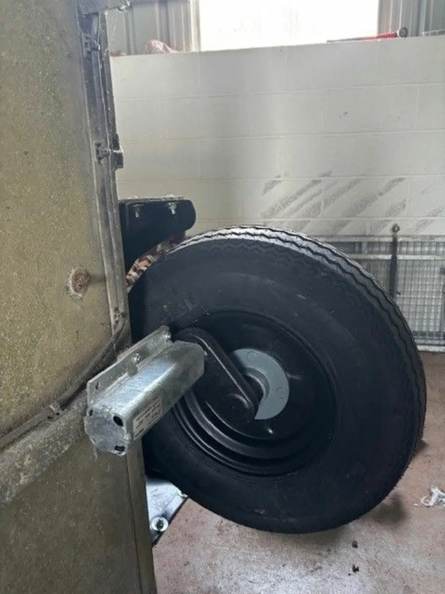 Dog Trailer - Image 3