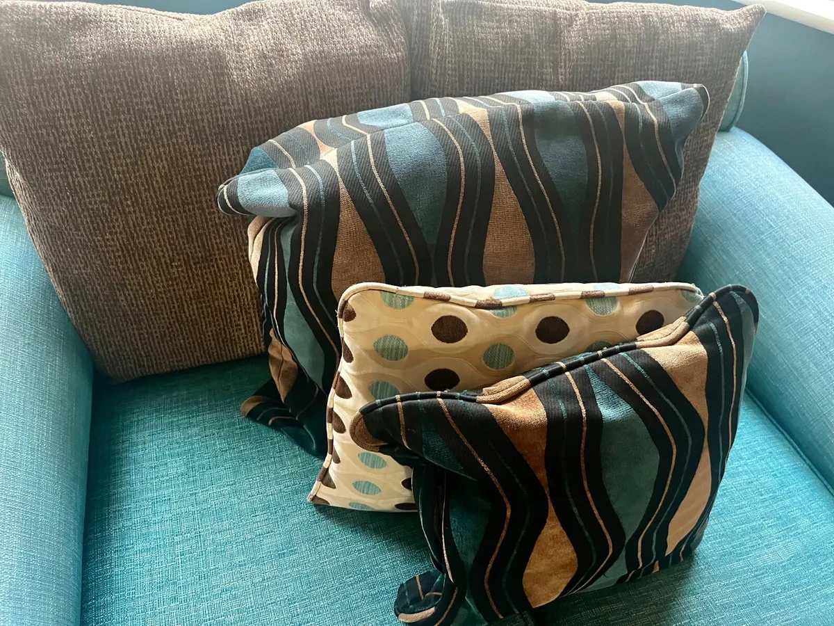 2 & 3 seater couch with footstool - Image 2