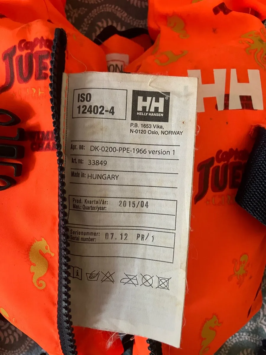 Life jacket - Image 2