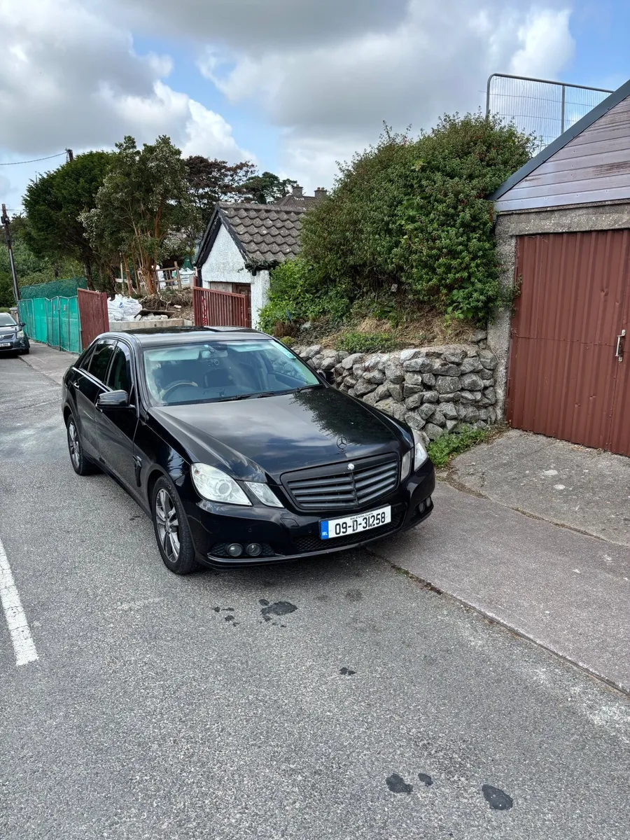 Mercedes-Benz E-Class 2009 - Image 4
