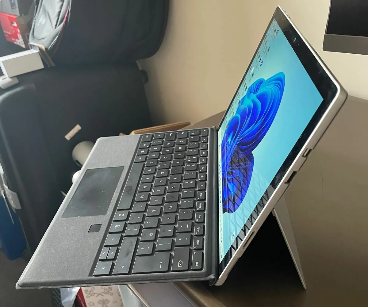 Microsoft Surface Pro 5 - Please Read Carefully - Image 2