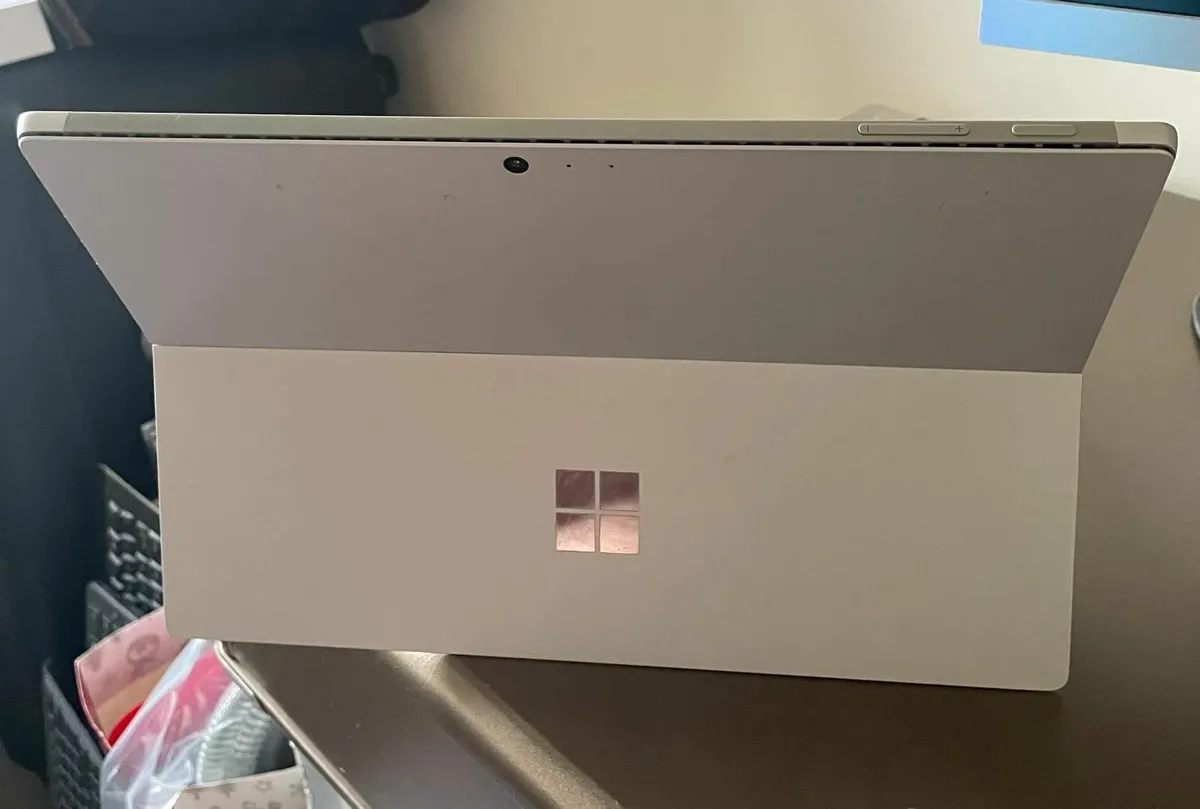 Microsoft Surface Pro 5 - Please Read Carefully - Image 3