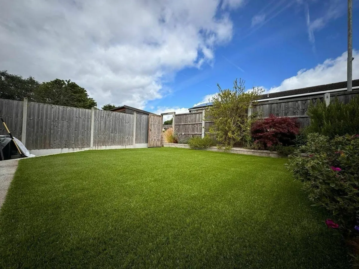 🚨♻️NEW 40MM ARTIFICIAL GARDEN GRASS IN STOCK🚨♻️ - Image 1