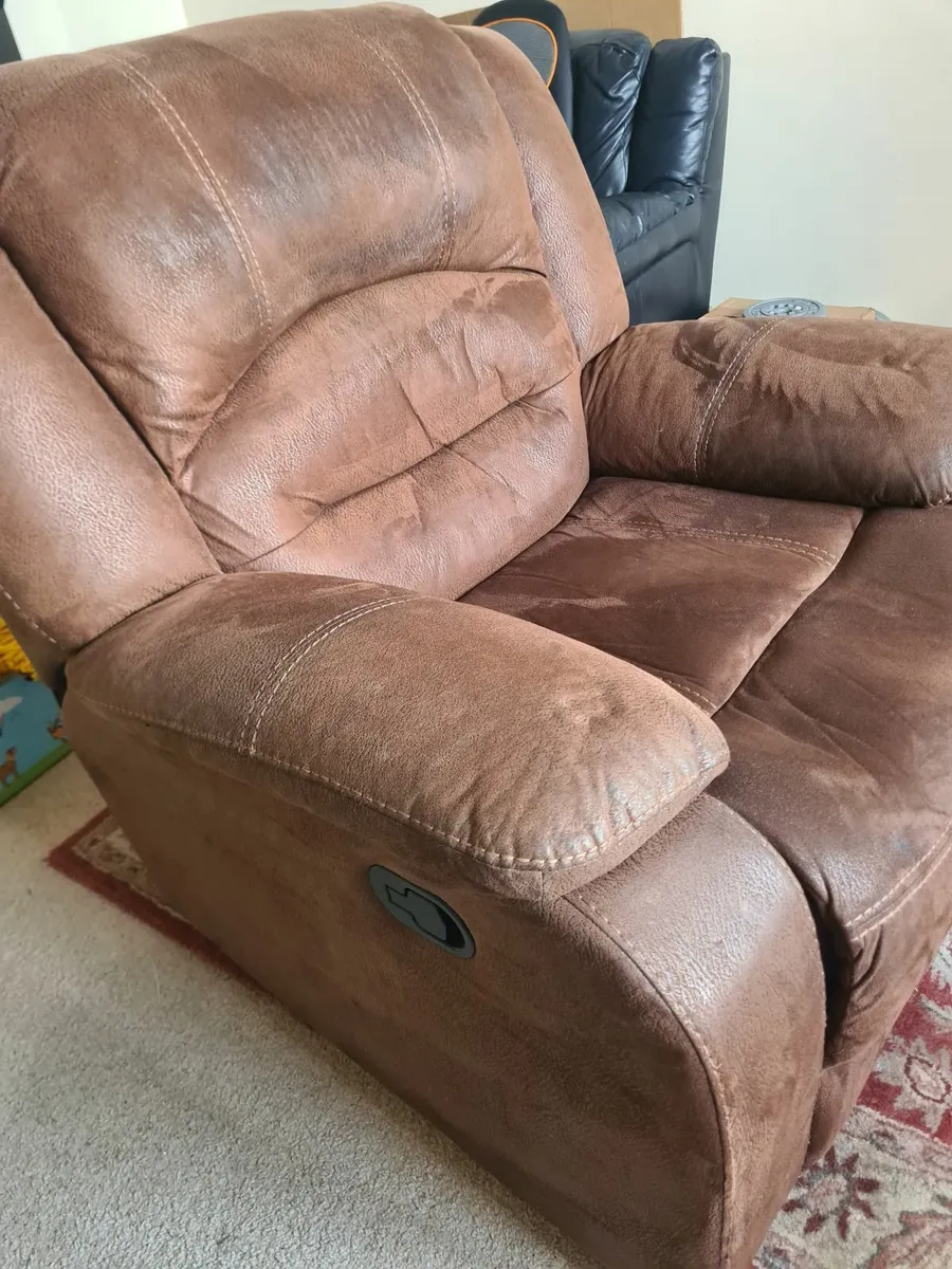 RECLINER ARMCHAIR - Image 4