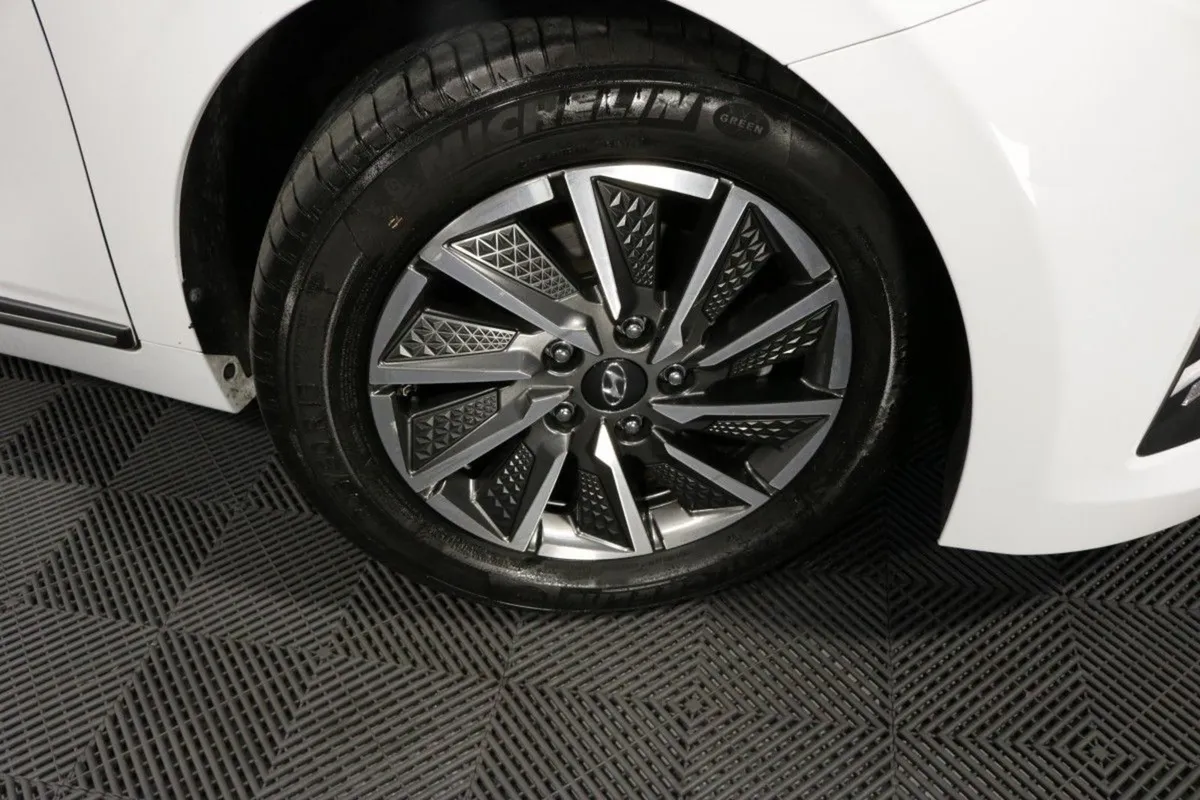Hyundai Ioniq Electric Premium 38 KwH EV - Image 3