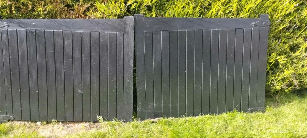 Teak gate