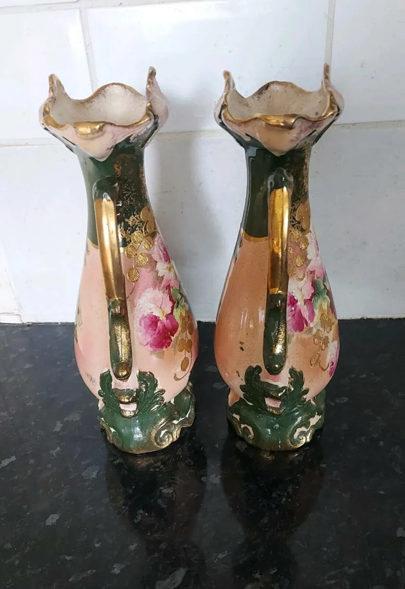 Beautiful pair of antique mantel vases - Image 4