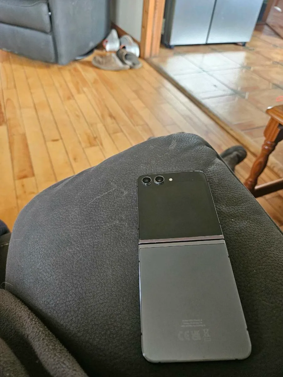 Mobil phone - Image 4