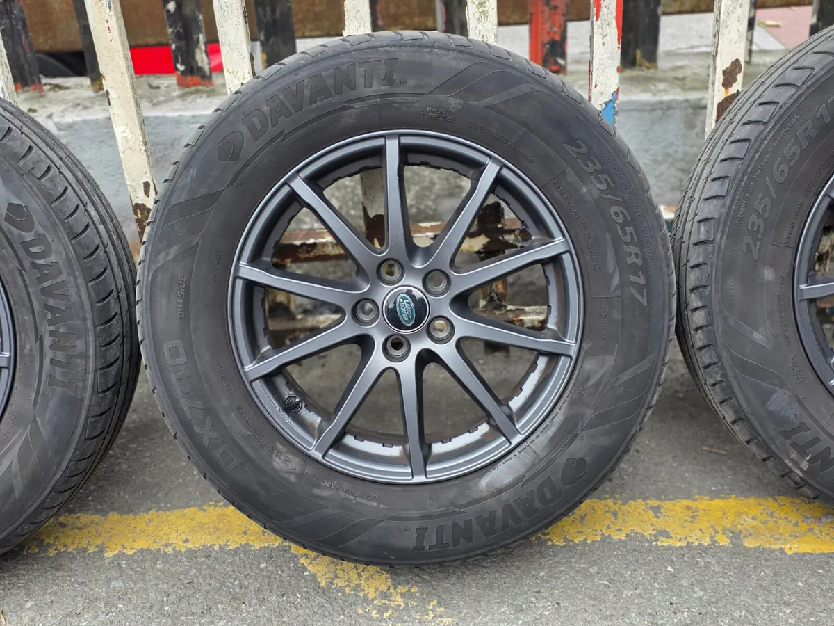 4 Genuine Landrover/Rangerover 17" Alloys - Image 1